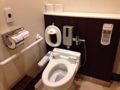 japanese public bathroom.5