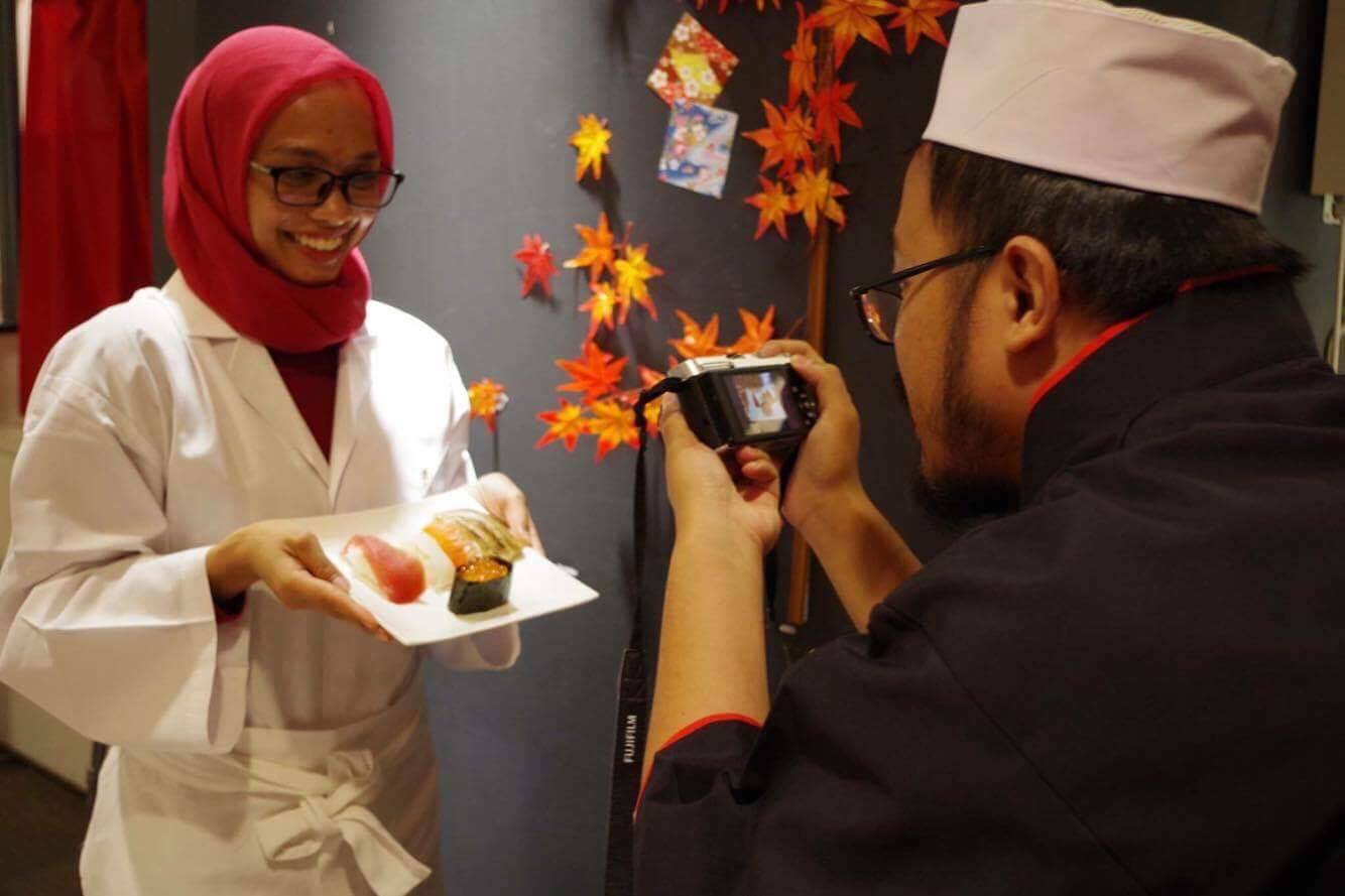 HALAL sushi where you can make and eat sushi yourself is now in Nara