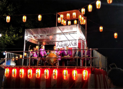 photo: people dancing at the night festival of Hibiya Park