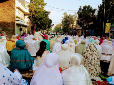 people listening to a discource