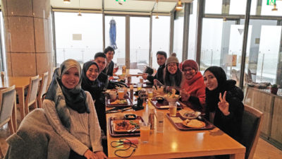 Muslim guests enjoy halal foods  