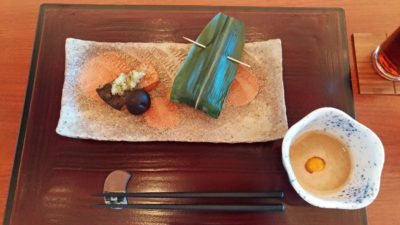 Enrich the taste by have it with troro and raw egg