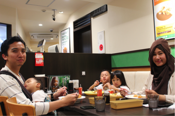 يفتتح المطعم الياباني للكاري الحلال كوكوإتشيبان يا ثاني محل له في شينجيكو! الذي يبعد حوالي ٣ دقائق من المسجد!